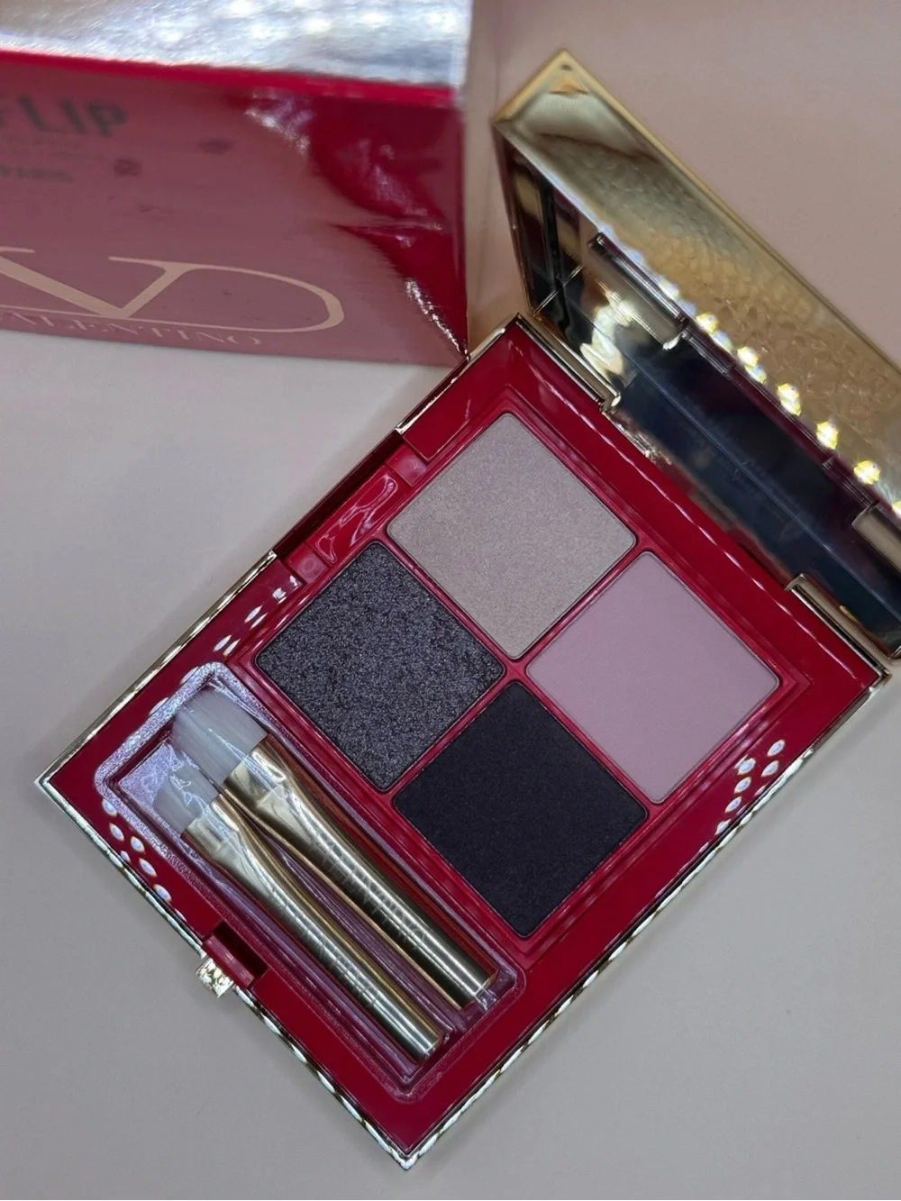 Valentino color flip